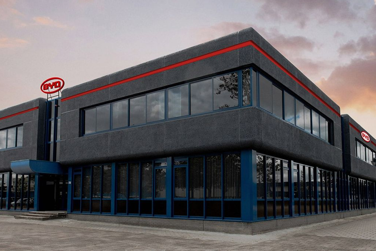 Cũng có một số thương hiệu đòi lợi nhuận cao bất chấp doanh số bán ra, tuy nhiên, với sự cạnh tranh khốc liệt, những lựa chọn như vậy sẽ gây khó khăn rất lớn cho họ trong năm 2024.