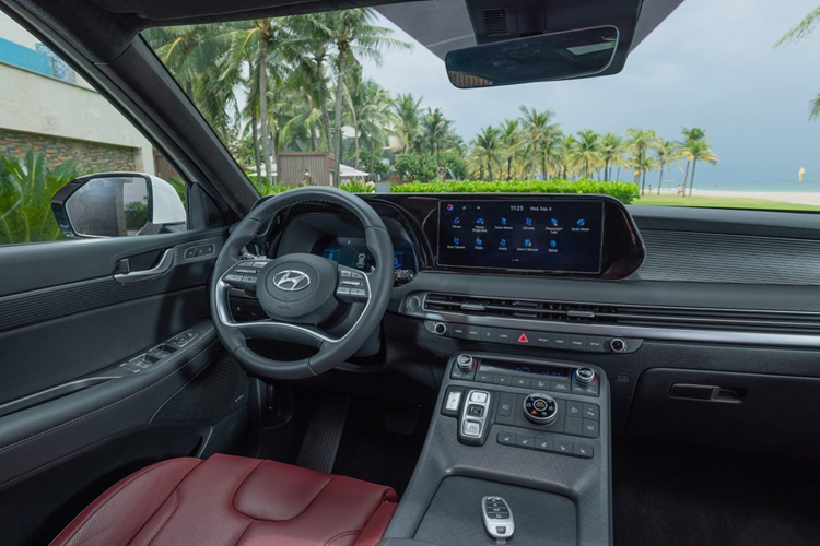 So với xe sản xuất năm 2024, Hyundai Palisade số VIN 2023 không có gì khác biệt về mặt thiết kế hay trang bị. Tuy nhiên, số lượng và màu sắc của những chiếc xe số VIN 2023 sẽ hạn chế hơn. Ngoài ra, xe số VIN 2023 cũng sẽ mất giá hơn khi bán lại.