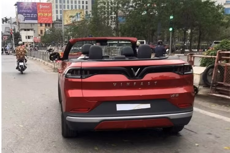 Sau khi hình ảnh xe được chia sẻ lên mạng xã hội, nhiều người đã bày tỏ sự khen ngợi, cho rằng SUV điện VinFast VF8 mui trần là một biến thể khá đẹp, biết đâu sẽ hút khách nếu được hãng cho ra mắt.