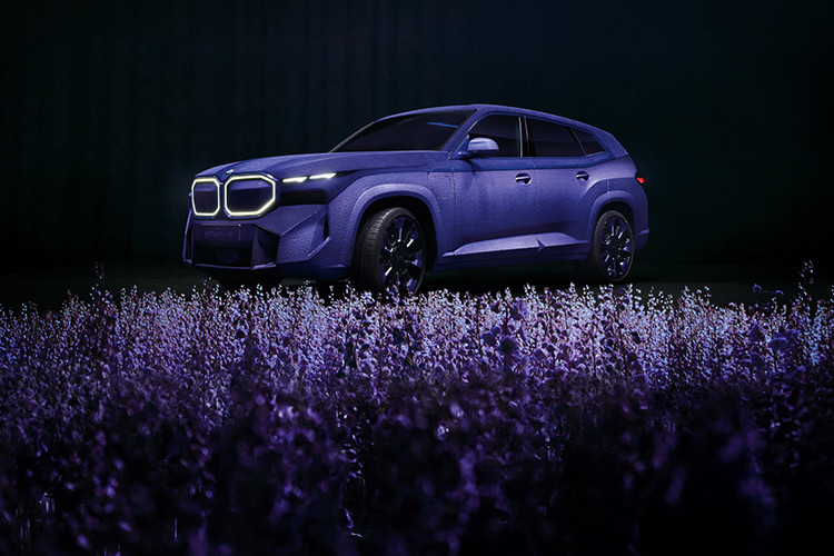 Bản thân khối động cơ này có sức kéo 650 Nm mô-men xoắn ngay từ vòng tua 1.600 vòng/phút. Mức giá xe BMW XM Mystique Allure đặc biệt này hiện chưa được công bố, nhưng chắc chắn không hề rẻ.