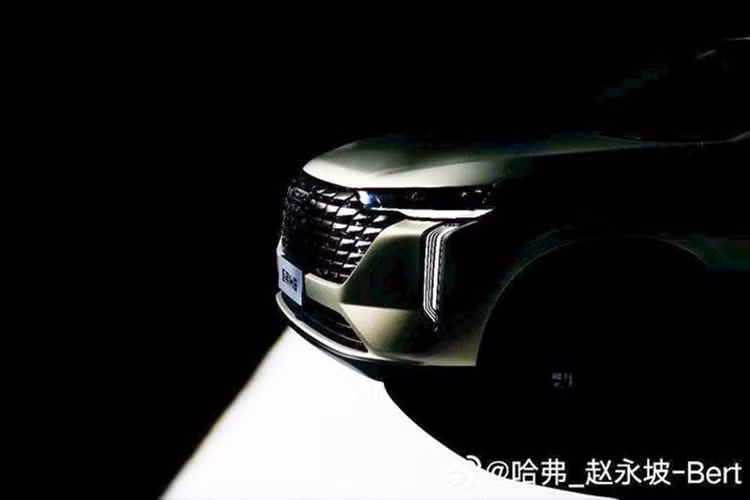 Ở mảng truyền động, Haval H6 bản nâng cấp có động cơ xăng 1.5L tăng áp 184 mã lực hoặc 2.0L tăng áp 231 mã lực, đi kèm hộp số ly hợp kép tự động 7 cấp. Các phiên bản hybrid và hybrid sạc điện cũng sẽ được hãng bổ sung trong tương lai gần.