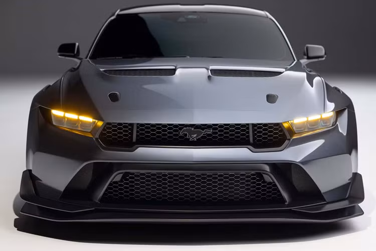 Hiện tại, để đặt mua Ford Mustang GTD 2024 mới, người mua bắt buộc phải đăng ký thông qua trang web trực tuyến của thương hiệu Ford ở một số quốc gia được chỉ định. Hiện tại, Ford mới chỉ mở đơn đăng ký cho Mỹ và Canada, trong tháng 6 sẽ mở đơn đặt hàng cho thị trường châu Âu, Mexico và khu vực Trung Đông.