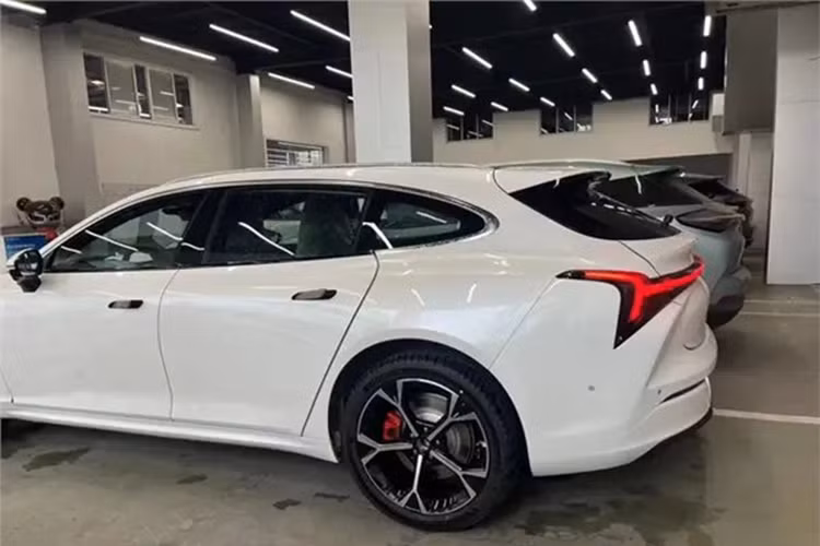 Phiên bản Neta S Hunting Edition cao cấp nhất có thể có giá lên tới 250.000 nhân dân tệ (34.400 đô la Mỹ). Việc giao Neta S Wagon sẽ bắt đầu vào tháng 9 năm nay. Đầu tiên, xe sẽ được bán trong nước. Tuy nhiên, Neta có ý định nghiêm túc trong việc xuất khẩu mẫu xe này.