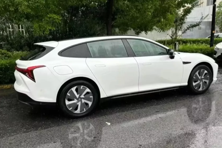 Hozon Auto ban đầu ra mắt Neta như một thương hiệu NEV phổ thông vào năm 2018. Ngày nay, hãng này đang chuyển sang phân khúc cao cấp hơn, tung ra các mẫu xe cao cấp và đắt tiền hơn. Dòng mô hình của nó bao gồm năm chiếc xe: Aya, X, S, GT và L. Neta S Wagon sẽ trở thành mẫu xe mới nhất của thương hiệu.