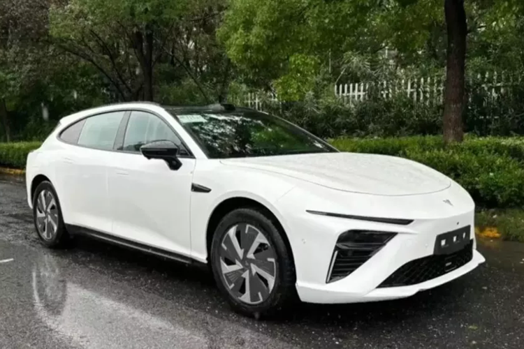 Chiếc NEV này sẽ có mặt tại thị trường Trung Quốc vào tháng 8 với giá khởi điểm là 150.000 nhân dân tệ (20.600 USD), tương đương 488 triệu đồng. Việc giao hàng của nó được lên kế hoạch vào tháng 9 năm nay. Neta S Wagon sẽ được phát triển trên nền tảng Shanhai 2.0 và có công suất lên tới 496 mã lực.