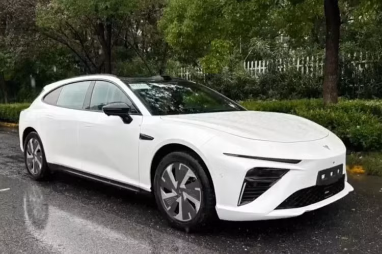 Chiếc NEV này sẽ có mặt tại thị trường Trung Quốc vào tháng 8 với giá khởi điểm là 150.000 nhân dân tệ (20.600 USD), tương đương 488 triệu đồng. Việc giao hàng của nó được lên kế hoạch vào tháng 9 năm nay. Neta S Wagon sẽ được phát triển trên nền tảng Shanhai 2.0 và có công suất lên tới 496 mã lực.