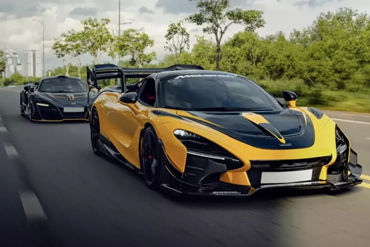 Thú vị ở chỗ là màu sơn của 2 chiếc siêu xe McLaren 720S ở Việt Nam và Campuchia sau khi độ lên body kit của bản Senna GTR là màu vàng, chưa rõ màu sơn gốc trên siêu xe của nước bạn là gì, còn xe của dân chơi xứ Nghệ là màu đỏ.