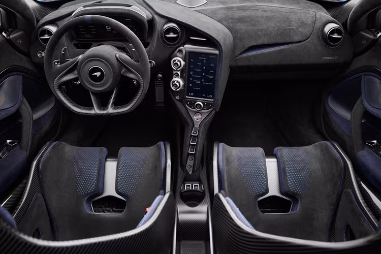 Việc thu hồi liên quan đến các mẫu xe 765LT được sản xuất từ ngày 3/8/2020 đến ngày 19 tháng 5 năm 2021. Không bao gồm 765LT Spider vì chúng không có các tấm polycarbonate này, và việc thu hồi cũng không ảnh hưởng đến 765LT Coupe được trang bị hốc gió mái bằng sợi carbon từ MSO.