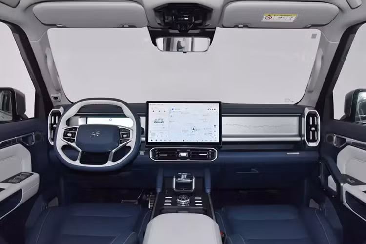 Hơn nữa, Jetour Shanhai T2 AWD có 7 chế độ lái thông minh bao gồm: tiết kiệm, tiêu chuẩn, thể thao, tuyết, bùn, cát, đá và X. Chế độ cuối cùng, theo tuyên bố, sẽ tự động cảm nhận điều kiện đường sá và chuyển sang chế độ lái phù hợp nhất.