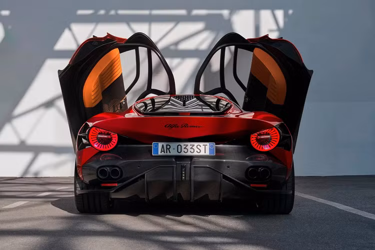 Con số “33” đã trở thành biểu tượng cho thương hiệu, không chỉ là sự trùng hợp hiếm có mà còn thể hiện trong kết quả kinh doanh tăng 33% trong năm 2022. Sự trùng hợp đã tạo ra điều đặc biệt nhân dịp kỷ niệm biểu tượng thập kỷ 1960.