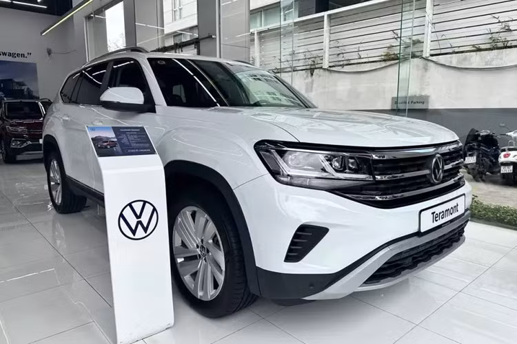 Loat xe Volkswagen dai ha gia den 400 trieu dong can Tet nguyen dan