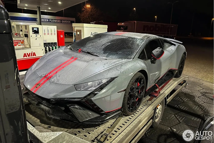 Siêu xe Lamborghini Huracan Tecnica vẫn được trang bị khối động cơ V10 dung tích 5.2L hút khí tự nhiên, sản sinh công suất tối đa 640 mã lực và mô-men xoắn 565 Nm.