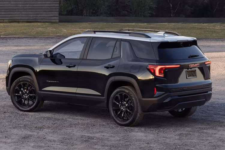 Mức giá xe GMC Terrain 2025 sẽ được công bố gần ngày chính thức mở bán. Với những nâng cấp với một số thay đổi ở ngoại thất mạnh mẽ và nam tính hơn cùng nhiều công nghệ mới, Terrain 2025 sẽ tăng sức cạnh tranh hơn so với các đối thủ cùng phân khúc.