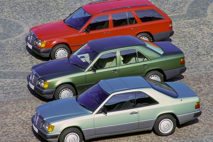 Từ năm 1993 trở đi, dòng xe 124 lần đầu tiên được đặt tên là E-Class. Sau 13 năm sản xuất và hơn 2,2 triệu chiếc xe xuất xưởng, việc sản xuất hàng loạt dòng xe 124 kết thúc vào năm 1997. Những chiếc saloon, estate (T-model), coupé và cabriolet nhanh chóng trở thành những mẫu xe cổ điển hiện đại được săn đón nhiều nhất.
