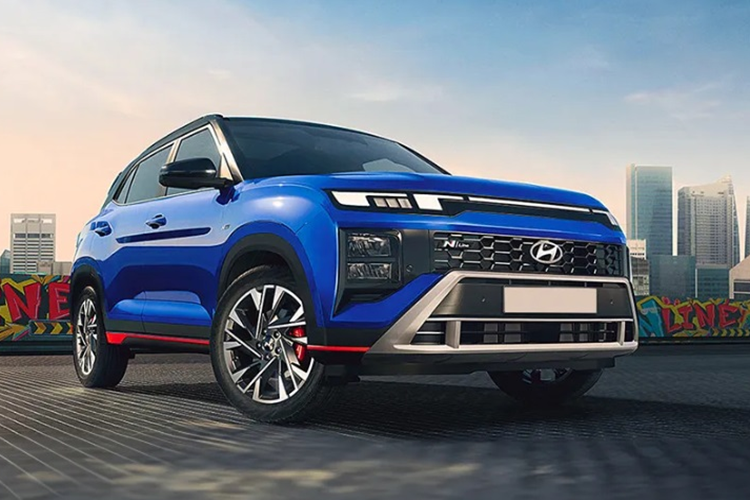 Cung cấp sức mạnh cho Hyundai Creta N Line là động cơ 1.5L xăng tăng áp, công suất 158 mã lực và mô-men xoắn 253 Nm. Động cơ đi cùng hộp số sàn 6 cấp hoặc ly hợp kép 7 cấp cho phép xe có thể tăng tốc 0-100 km/h trong 8,9 giây.