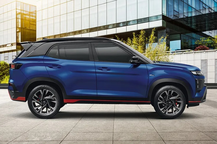 Về trang bị an toàn, Hyundai Creta N-Line 2024 sở hữu gói an toàn chủ động ADAS bao gồm các tính năng như: phanh tự động khẩn cấp, hệ thống kiểm soát hành trình thích ứng, hỗ trợ giữ làn đường… Xe còn có: 6 túi khí, camera 360 độ, hệ thống cảnh báo điểm mù, cảnh báo áp suất lốp và phanh đĩa trên cả 4 bánh.