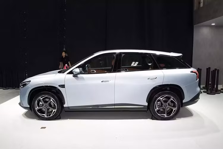 Bộ pin Shenxing LFP của CATL cho công suất 68 kWh cung cấp năng lượng cho động cơ điện. Neta L có thể chạy tới 510 km trong một lần sạc. Nó có thể được sạc từ 10% đến 80% trong 21 phút.