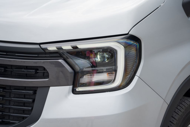 Bộ giải pháp bao gồm: Dịch vụ Bảo dưỡng Thông minh: Phân tích dự đoán tình trạng xe để đề xuất nhu cầu dịch vụ dựa trên thực tế sử dụng xe.