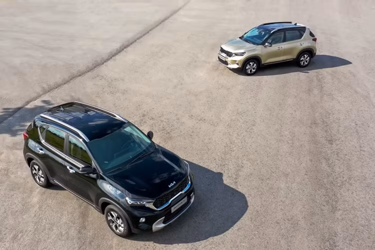 Động cơ của Kia Sonet là máy xăng Smartstream 1.5L với công suất tối đa 113 mã lực và mô-men xoắn cực đại 144 Nm. Đi kèm với động cơ là hộp số vô cấp thông minh Smartstream IVT hoặc hộp số sàn 6 cấp.