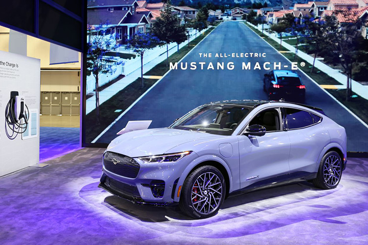 Hang xe Ford lo 3,34 ty dong cho moi chiec oto dien ban ra-Hinh-4