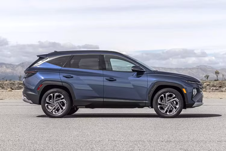 Ở quốc gia này, mẫu xe SUV Hyundai Tucson 2025 và được xuất hiện cùng đợt với Santa Cruz 2025 – chiếc bán tải cỡ nhỏ dùng chung nền tảng khung gầm.