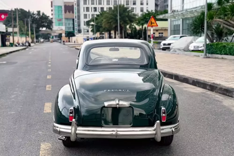 Có lẽ bản nâng cấp quan trọng nhất diễn ra vào tháng 3 năm 1954 với hộp số bốn cấp mới có đồng tốc ở tất cả các tốc độ tiến.