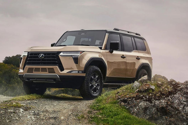 Xe có kích thước chiều dài 5.005 mm, chiều rộng 2.114 mm, chiều cao 1.915 - 1.935 mm và chiều dài cơ sở 2.850 mm. Như vậy, so với thế hệ cũ, xe dài hơn 125 mm, rộng hơn 229 mm, cao hơn 30 - 50 mm và trục cơ sở cũng tăng 61 mm.