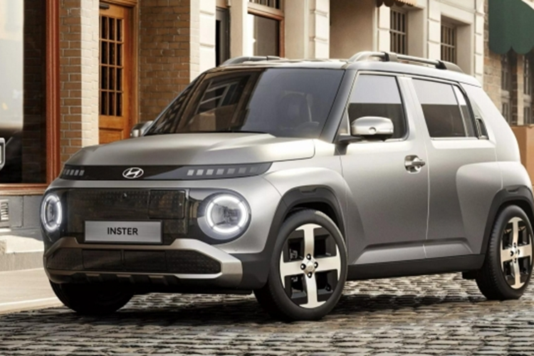 Bản tiêu chuẩn được trang bị 1 mô-tơ điện công suất 95 mã lực và 147 Nm mô-men xoắn. Đi kèm với đó là cụm pin 42 kWh cho quãng đường di chuyển tầm 300 km sau khi sạc đầy. Với phiên bản Long Range, xe được trang bị mô-tơ điện mạnh hơn với công suất tối đa 113 mã lực. 