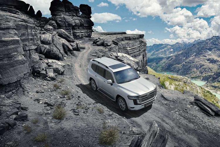 Ngoài ra, tùy chọn đầu đĩa BluRay và CD/DVD sẽ bị loại bỏ và phiên bản cập nhật sẽ giữ lại chức năng MicroSD và tất cả đều phải đạt tiêu chuẩn với kết nối HDMI.