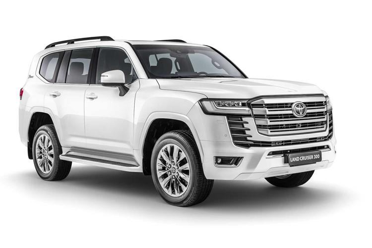 Tính năng này cũng hỗ trợ cập nhật phần mềm không dây và xe còn được trang bị thêm hệ thống tiền va chạm nâng cao cung cấp khả năng phát hiện các phương tiện, người đi xe đạp, người đi bộ và người đi xe máy.