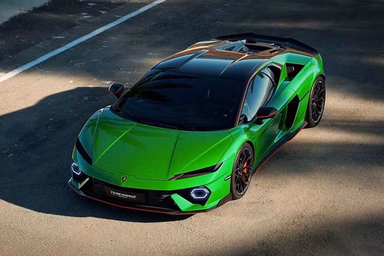 “Một con số bốn chữ số có thể có đối với động cơ,” Mohr nói với Top Gear ám chỉ công suất của các phiên bản tiếp theo có thể trên 1.000 mã lực. “Chúng tôi có thể thực hiện một bước tiến lớn, điều đó là rõ ràng.”