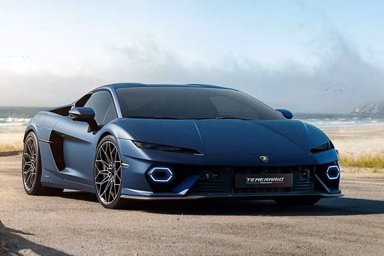 Mohr cũng tiết lộ rằng Lamborghini đã cân nhắc việc trang bị động cơ V6 cho Temerario sau khi xác định rằng động cơ chỉ có sáu xi-lanh có thể đạt được mục tiêu hiệu suất của hãng.