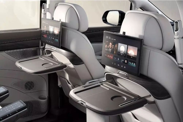 Phiên bản PHEV áp dụng công nghệ DM thế hệ thứ năm của BYD . Công suất cực đại của động cơ 1.5T BYD472ZQB là 115 kW (154 mã lực), tăng 13 kW (17 mã lực) so với mẫu xe năm 2024.