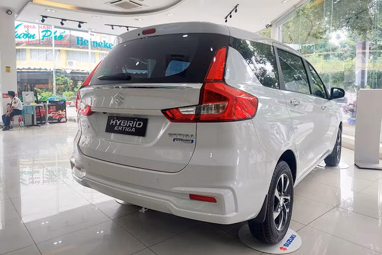 Những chương trình ưu đãi liên tục được tung ra trong thời gian qua cũng đã tác động tích cực lên doanh số của Suzuki Ertiga Hybrid. Mẫu MPV này đạt doanh số 167 xe trong tháng 3/2024 (tăng trưởng 339,4%) và 632 xe trong 3 tháng đầu năm nay.
