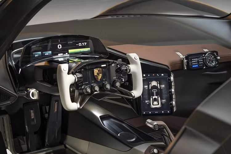 Tại thời điểm này, không có số liệu công suất nào được tiết lộ, nhưng có vẻ Porsche đang hướng tới tỷ lệ công suất trên khối lượng 1:1 hoàn hảo là một mã lực trên mỗi kg.