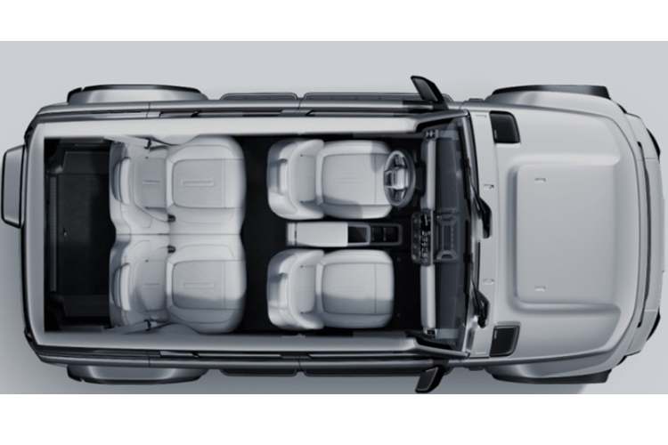 Bên trong cabin, iCar V23 có thiết kế hiện đại với màn hình nổi cỡ lớn, vô-lăng ba chấu và các nút điều khiển vật lý, cần số nằm sau vô-lăng. Xe còn được trang bị nhiều radar sóng mm và chip Snapdragon 8155 của Qualcomm.