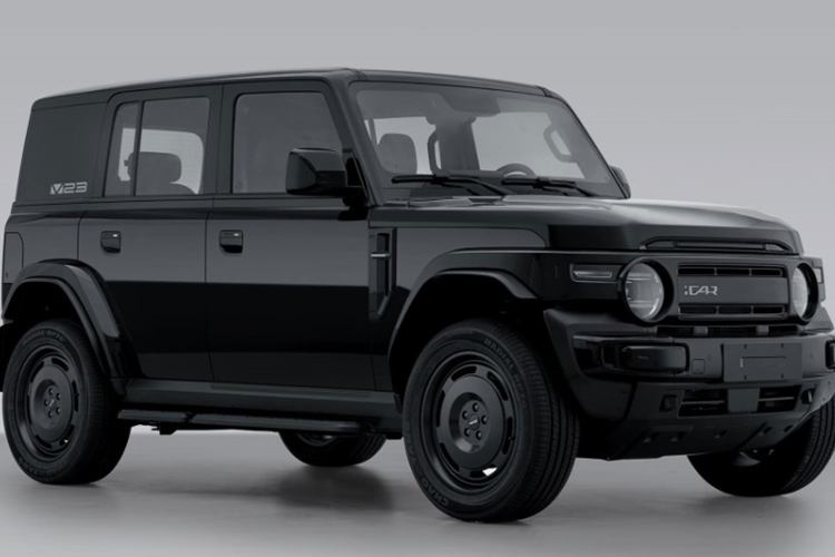 Cung cấp sức mạnh cho Chery iCar V23 chạy điện là hai tùy chọn động cơ. Phiên bản tiêu chuẩn sẽ được trang bị một mô tơ điện cho công suất 134 mã lực. Động cơ đi cùng hệ dẫn động cầu trước và pin lithium sắt phosphate cho tầm vận hành tối đa khoảng 400 km sau khi sạc đầy.