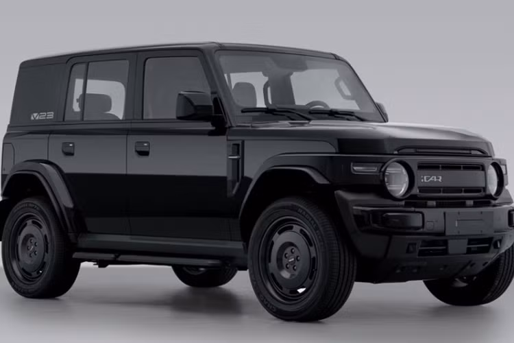 Cung cấp sức mạnh cho Chery iCar V23 chạy điện là hai tùy chọn động cơ. Phiên bản tiêu chuẩn sẽ được trang bị một mô tơ điện cho công suất 134 mã lực. Động cơ đi cùng hệ dẫn động cầu trước và pin lithium sắt phosphate cho tầm vận hành tối đa khoảng 400 km sau khi sạc đầy.