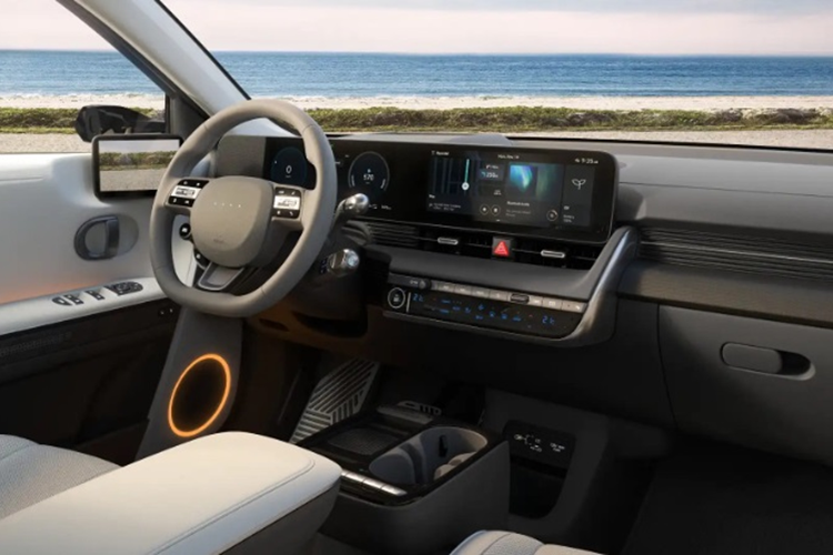 Ở phiên bản Dynamic và Epiq dẫn động cầu sau, bộ pin 84 kWh có phạm vi hoạt động tăng từ 476 km lên 530 km, dẫn động 4 bánh tăng từ 454 km lên 500 km. Đối với phiên bản dẫn động cầu sau, bản pin 63 kWh có công suất 168 mã lực, bản pin 84 kWh có công suất 225 mã lực.