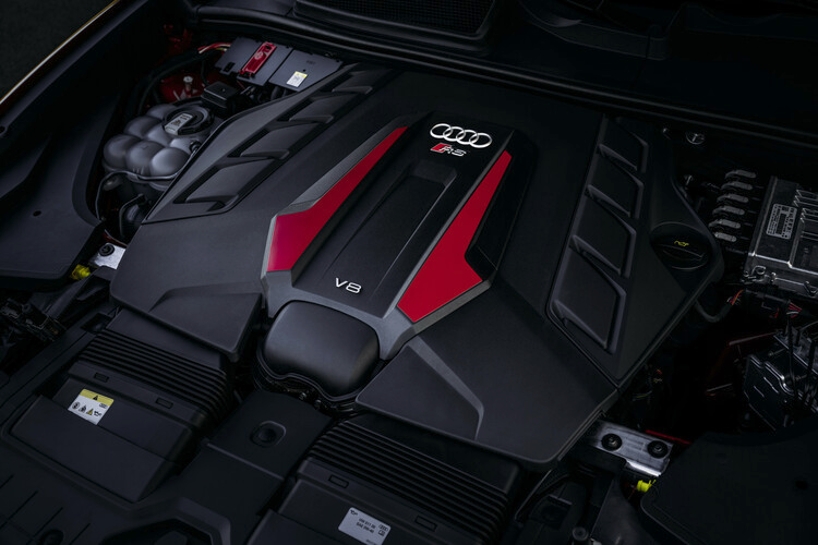 Các bộ phận của hệ thống treo đảm bảo cho RS Q8 Performance danh hiệu người giữ kỷ lục trên Nordschleife và cũng đảm bảo cảm giác lái tuyệt hảo nhất trên đường đua.