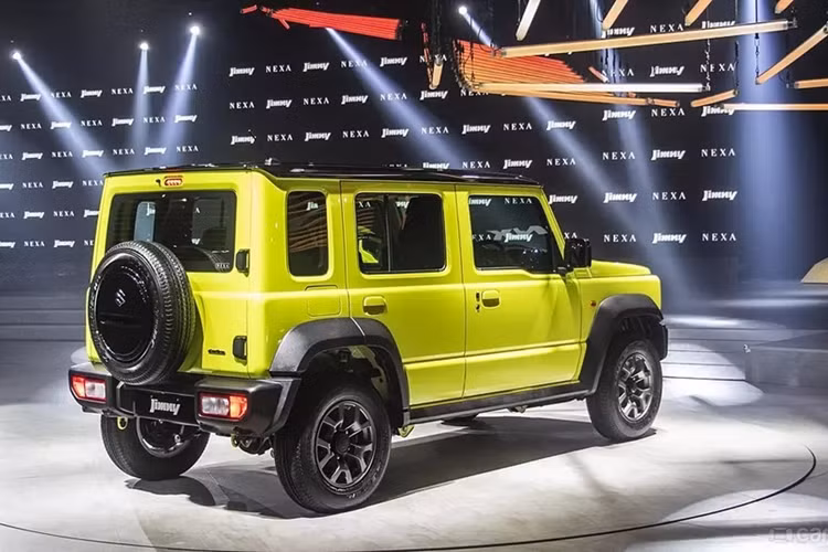 Động cơ này kết hợp với hộp số sàn 5 cấp hoặc tự động 4 cấp cùng hệ dẫn động 4 bánh AllGrip Pro. Hệ dẫn động của xe có chế độ 2H (2WD High), 4H (4WD High) và 4L (4WD Low).