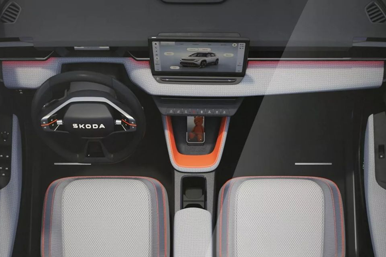Phù hợp với chiến lược tương lai của Skoda, Carscoops dự kiến Epiq sẽ sử dụng các vật liệu bền vững trong toàn bộ nội thất, cùng với nhiều tính năng Simply Clever khác nhau để nâng cao tính thực tế của nó. Tâm điểm của bảng điều khiển tối giản là màn hình thông tin giải trí độc lập lớn, đi kèm với cụm đồng hồ kỹ thuật số nhỏ hơn.