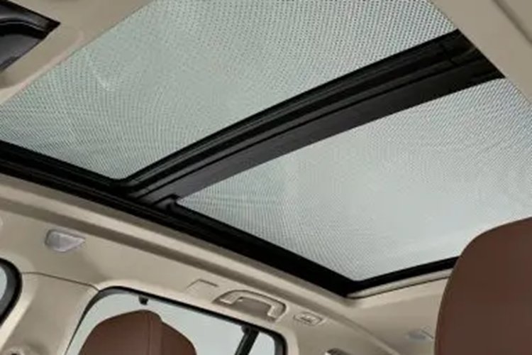 Ngoài ra, khách hàng mua BMW 530i M Sport, X5 và 8-Series còn được hưởng thêm gói bảo dưỡng BMW Service Inclusive (BSI) 5 năm hoặc 60.000 km cũng như bảo hành chính hãng 5 năm không giới hạn km.