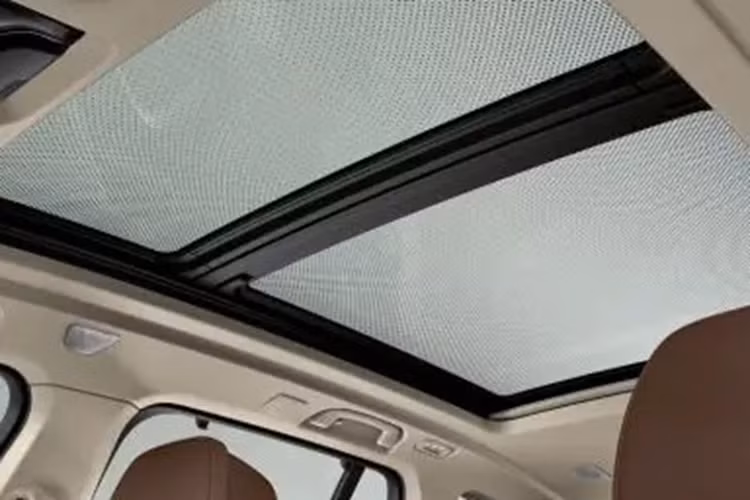 Ngoài ra, khách hàng mua BMW 530i M Sport, X5 và 8-Series còn được hưởng thêm gói bảo dưỡng BMW Service Inclusive (BSI) 5 năm hoặc 60.000 km cũng như bảo hành chính hãng 5 năm không giới hạn km.