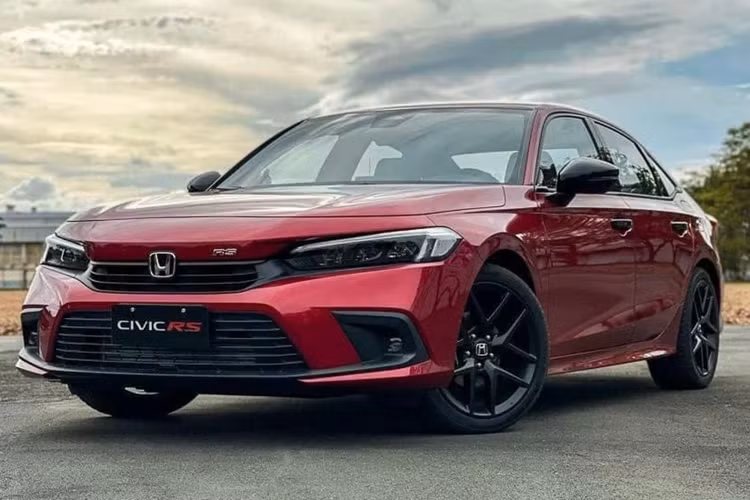 Trong tháng 6 này, không chỉ Civic mà hai mẫu xe khác của Honda là HR-V và BR-V cũng bị cắt khuyến mãi. Thay vào đó, hãng Honda chỉ ưu đãi cho 3 dòng xe là CR-V, City và Accord. Cụ thể, Honda CR-V được hãng hỗ trợ 50% lệ phí trước bạ ở hai bản G và L 2WD.