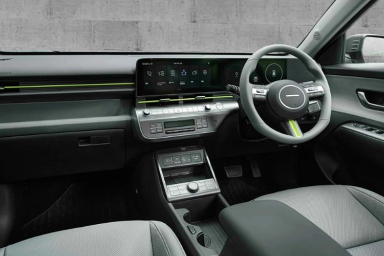 Ngoài ra, phiên bản offroad này còn sở hữu bộ mâm hợp kim đen và lốp all-terrain Toyo Open Country giúp tăng khả năng bám đường, đảm bảo an toàn tối đa cho người dùng trong các chuyến phiêu lưu.