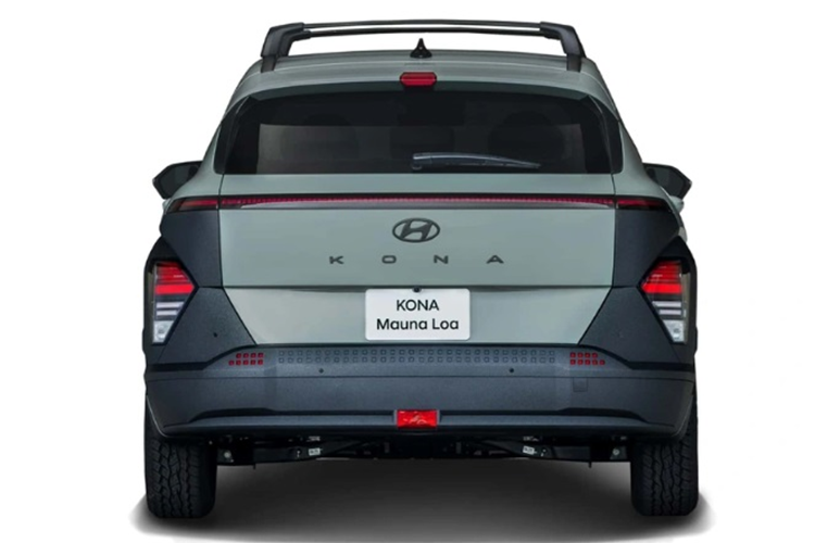 Được biết, Hyundai chỉ sản xuất đúng 30 chiếc Kona Mauna Loa và chỉ bán riêng cho thị trường Nhật. Mức giá xe Hyundai Kona EV Mauna Loa 2024 bán ra là 4,95 triệu yên (tương đương 824,36 triệu đồng), đắt hơn khoảng 2.800 USD (71,02 triệu đồng) so với bản Kona Voyage thuần điện.