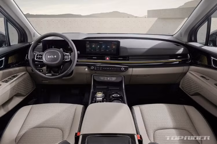 Ngoài ra, khoang cabin cũng được tăng tối đa kích thước, trần xe cũng được nới cao đến 305 mm, hàng ghế sau sẽ được trang bị thêm màn hình 21,5 inch giải trí tiện lợi, đi cùng hệ thống phát Wi-Fi từ mạng điện thoại cho phép người dùng xem phim trực tuyến dễ dàng.