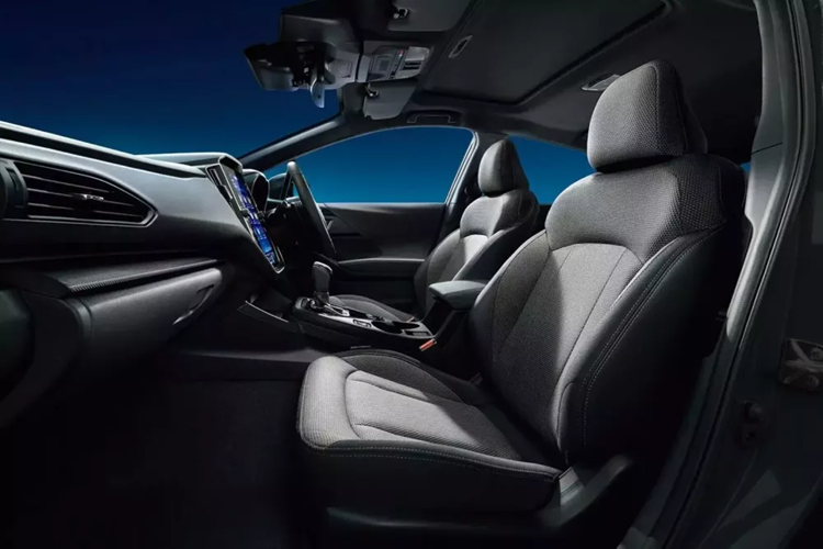 Hệ thống hybrid này vẫn được Subaru xây dựng dựa trên một mô đun truyền động thông thường, thay vì cấu trúc eAxle (mô-đun tích hợp hộp số, mô-tơ truyền động và bộ biến tần được tích hợp gọn gàng thành một thể thống nhất) của Toyota.