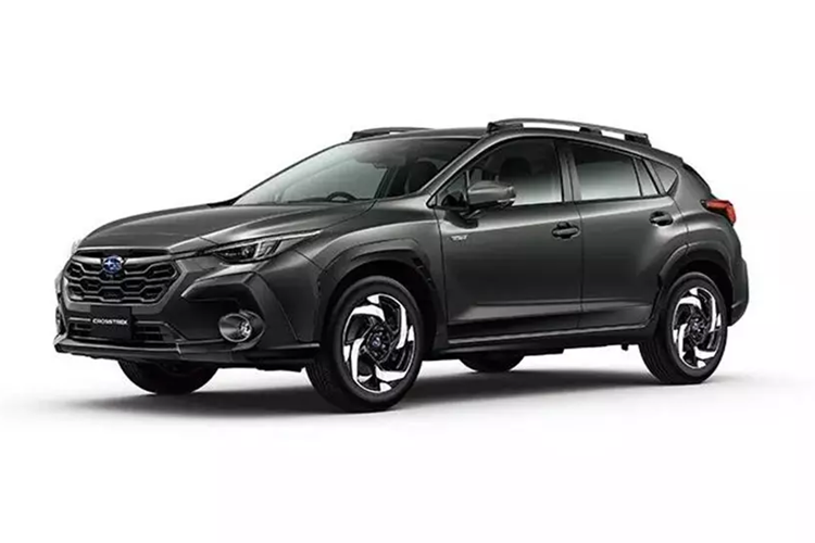 Thay đổi đáng chú ý nhất của Subaru Crosstrek Hybrid 2025 là hệ thống truyền động xăng lai điện bao gồm động cơ 2.5L mạnh 158 mã lực/209 Nm với pin lithium-ion 1,1 kWh và 2 mô-tơ điện.